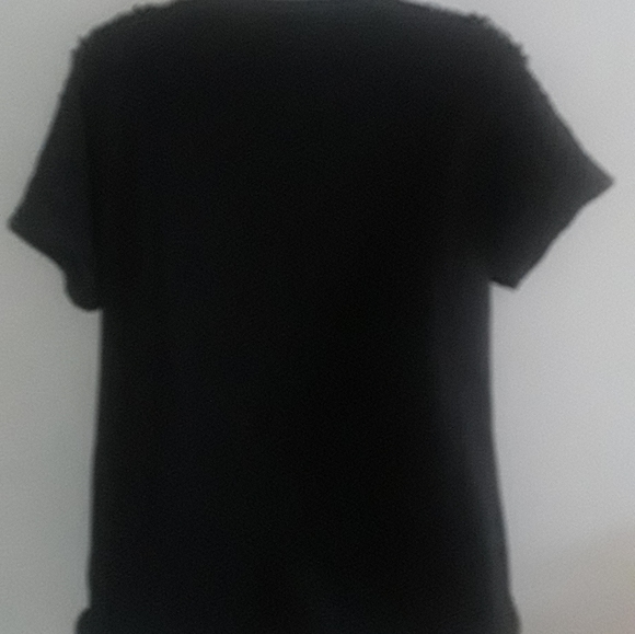 Black top with 3D embellishment - Picture 8 of 8